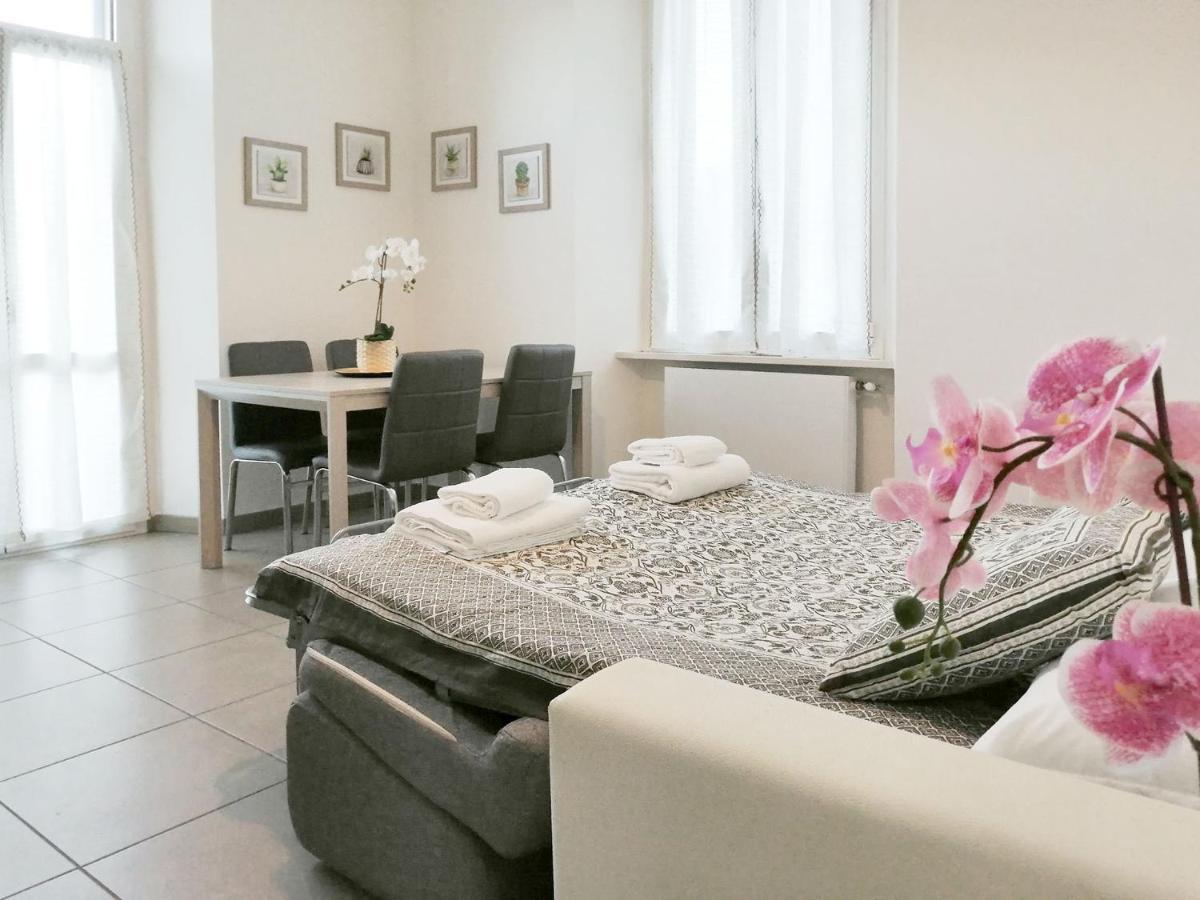 Appartamento Aida - Near The Center With Private Parking E Ac 科莫 外观 照片