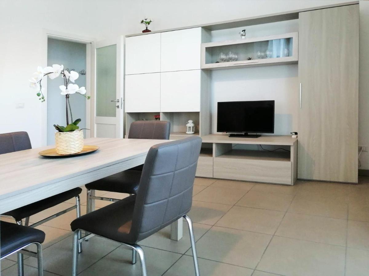 Appartamento Aida - Near The Center With Private Parking E Ac 科莫 外观 照片