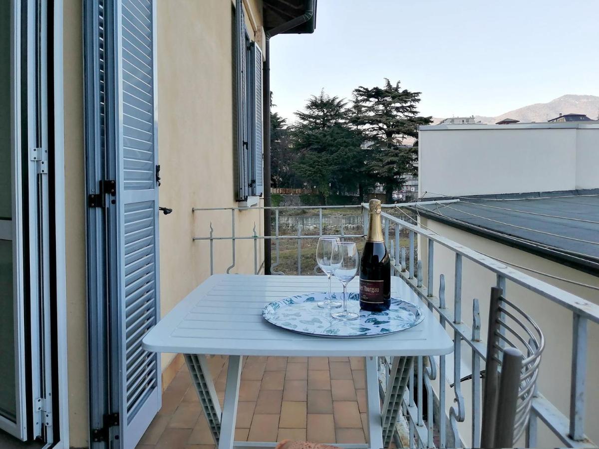 Appartamento Aida - Near The Center With Private Parking E Ac 科莫 外观 照片